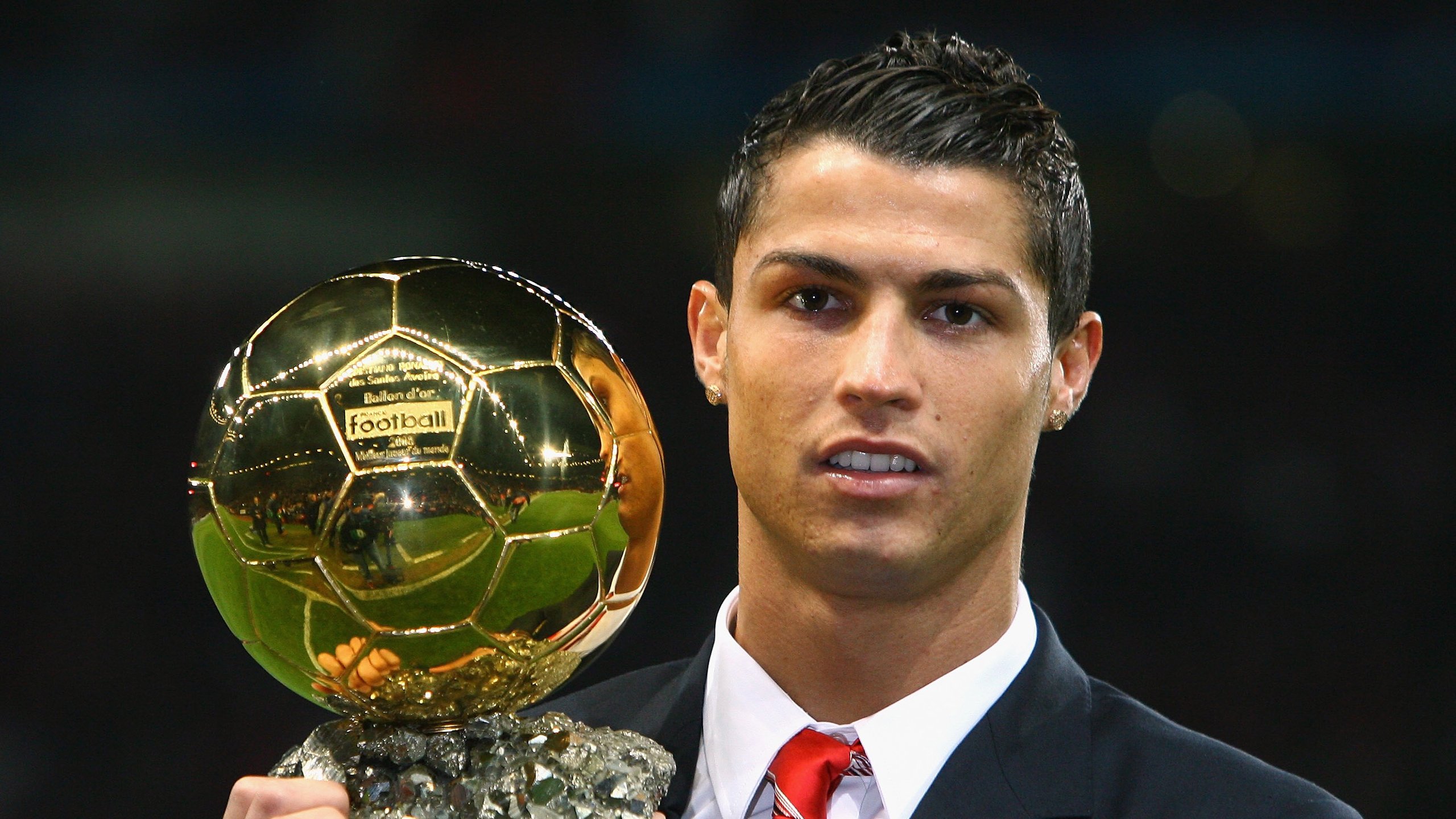 曼联主场2比0取胜，布鲁诺掌控比赛节奏，曼联对布莱顿比分预测